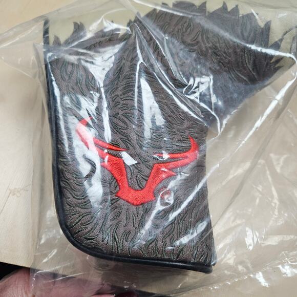 New sealed JackLinks Feed Your Wildside Putter Cover Bigfoot Gift Golf - Picture 6 of 6